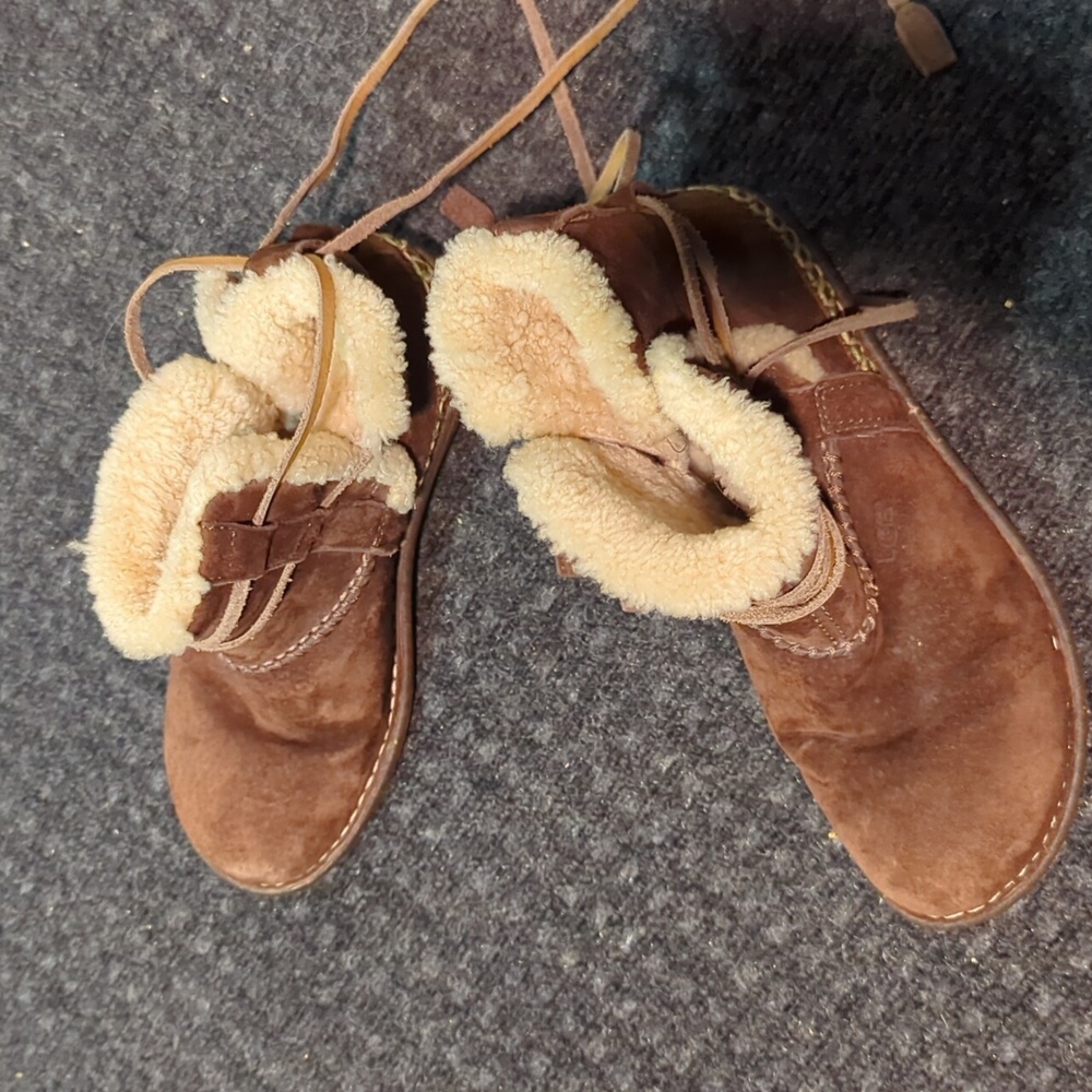 Uggs sz 8